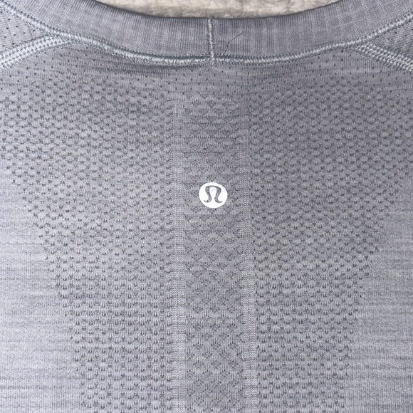 Light Grey Lululemon Swiftly Tech Short Sleeve - Picture 4 of 4